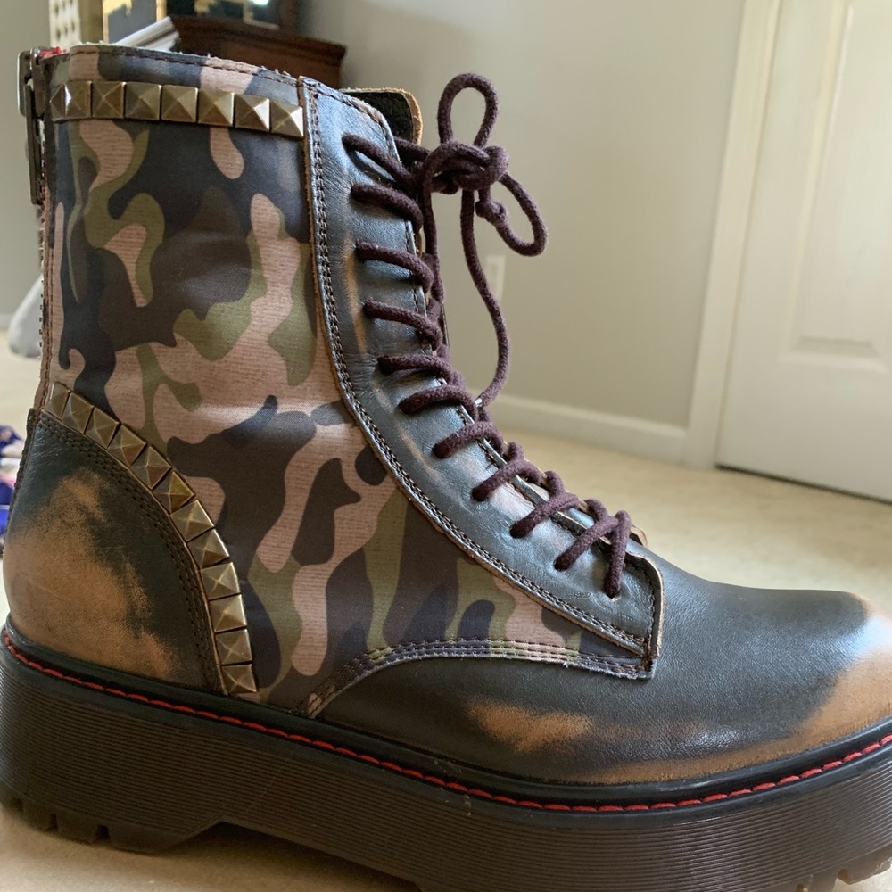 steve madden army fatigue boots